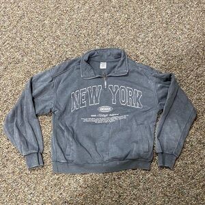 3/$10 NOBO New York mock neck quarter zip Sweatshirt cropped medium